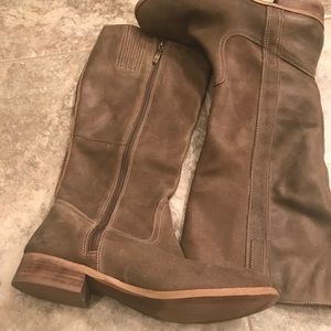 Guess size 11 tall boots